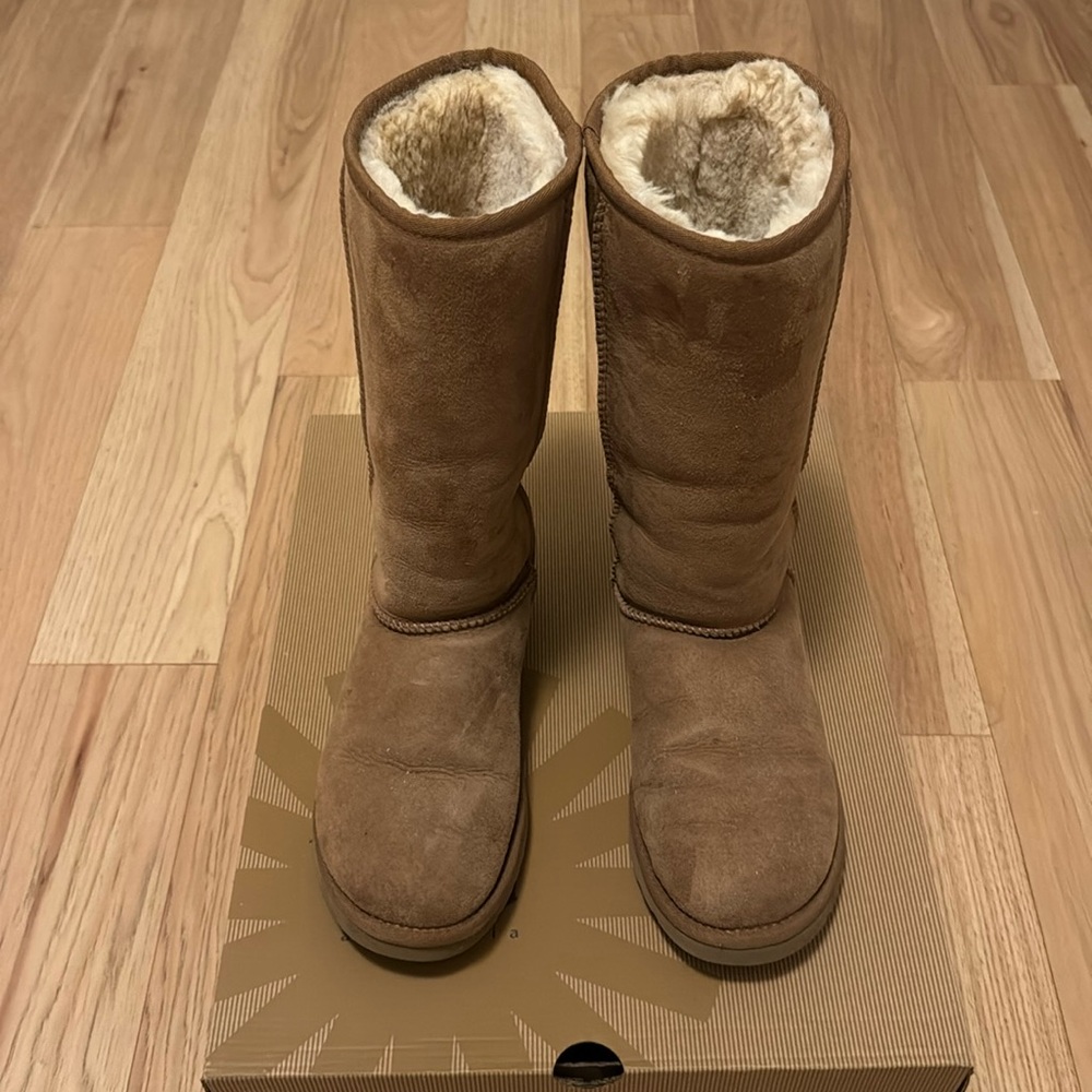UGG CLASSIC TALL BOOTS SZ 7